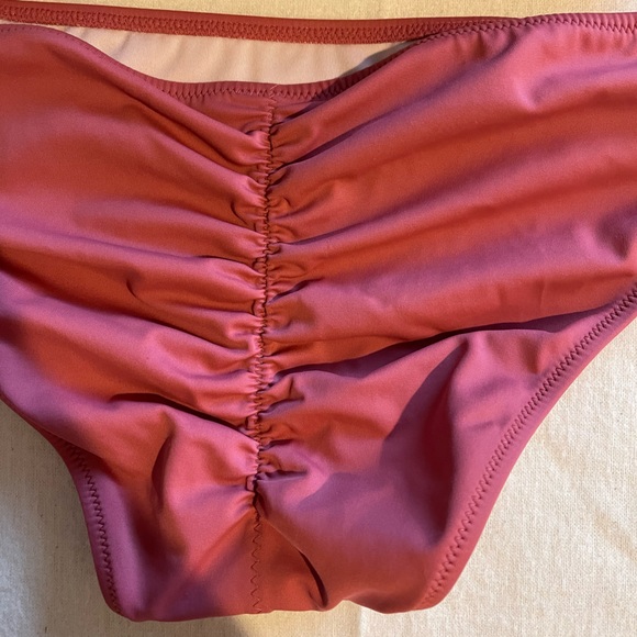 Shade & Shore Mauve crochet bra bikini top with matching bottoms - Picture 5 of 9